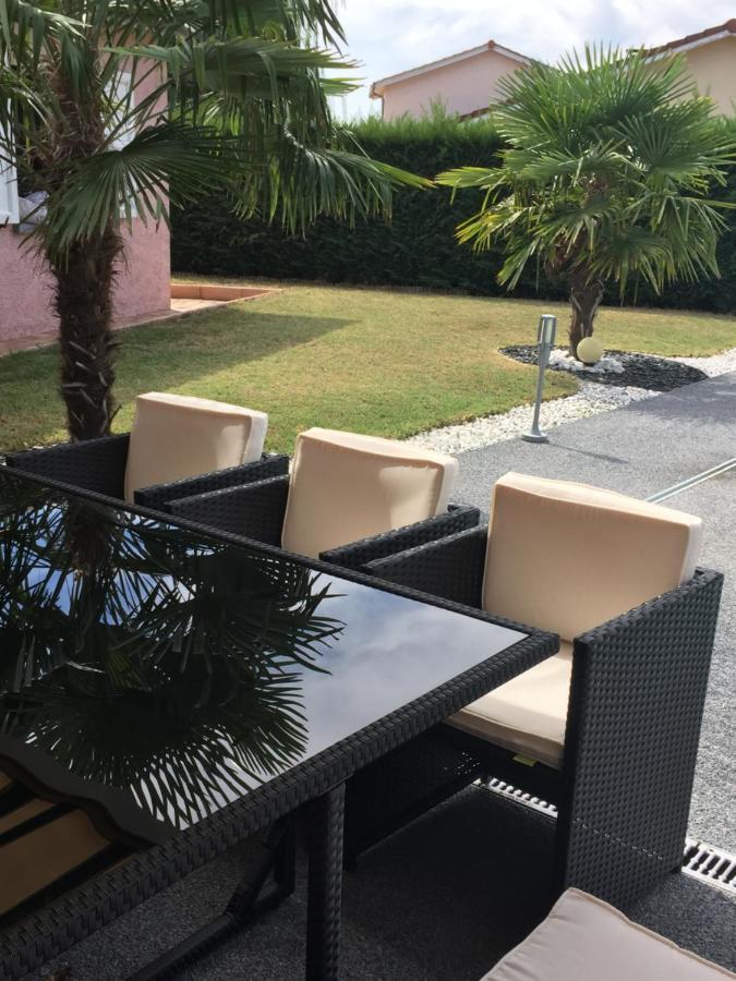 Chambres D'Hotes Chez Florence Montmerle-sur-Saone Zewnętrze zdjęcie